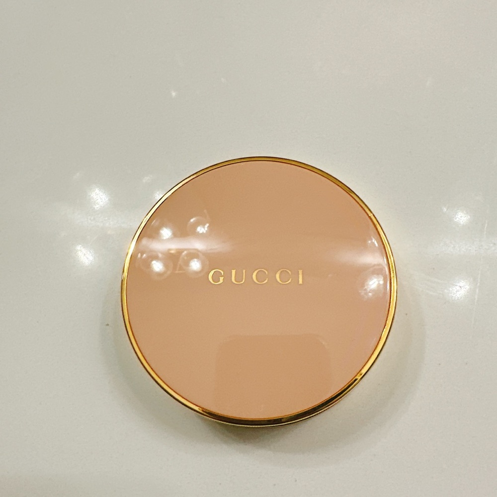 Gucci Matte beauty powder
